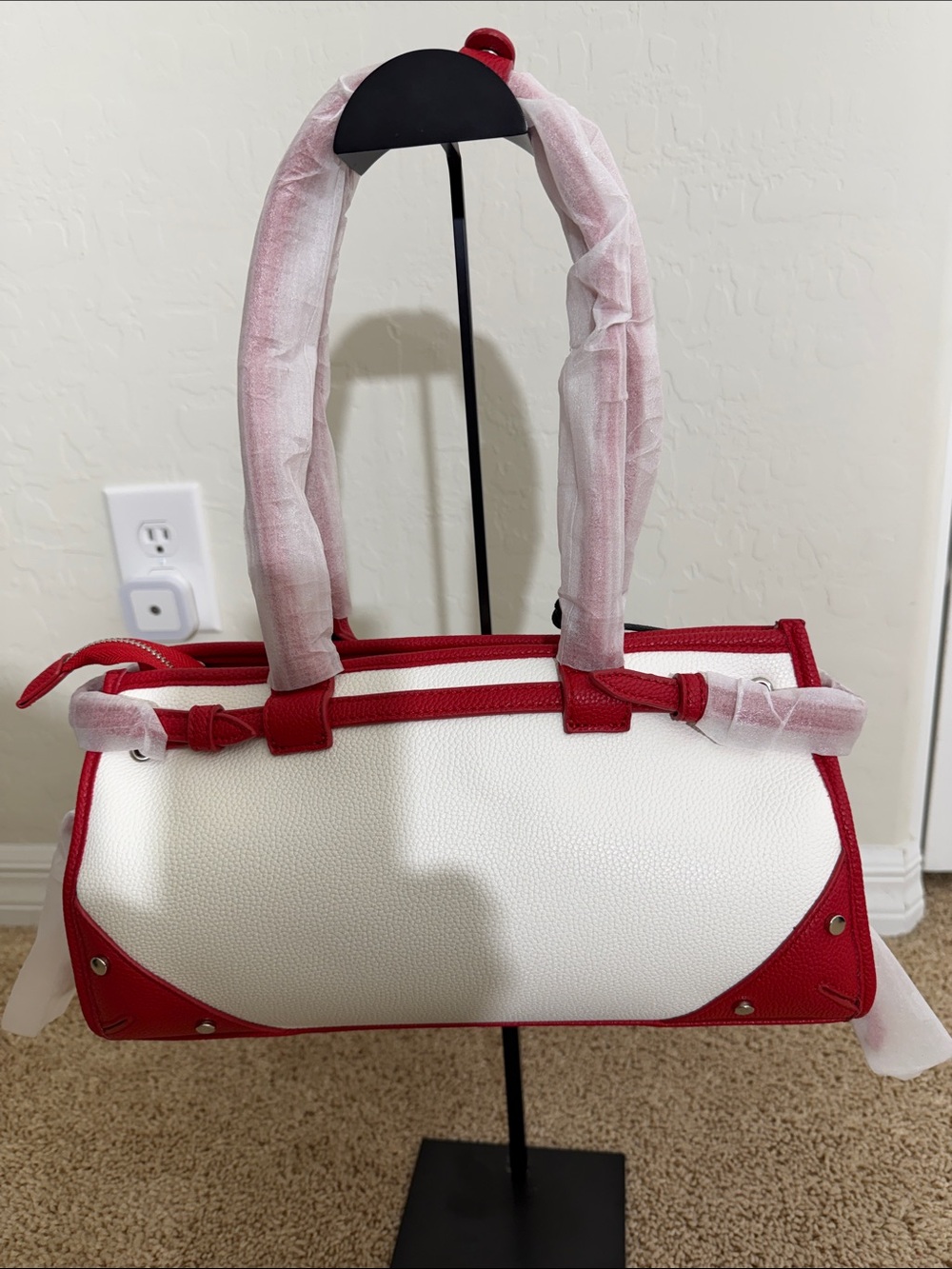 Von Dutch NWT Classic Two-Tone Vegan Leather Bowling Bag Satchel White Red - Picture 2 of 12